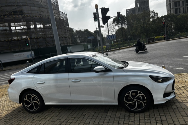 名爵 MG5 2025 汽车图片 #5