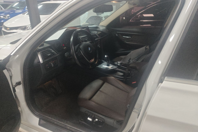 BMW 3 Series 2019 #19 BMW 3 Series 2019 car image #19
