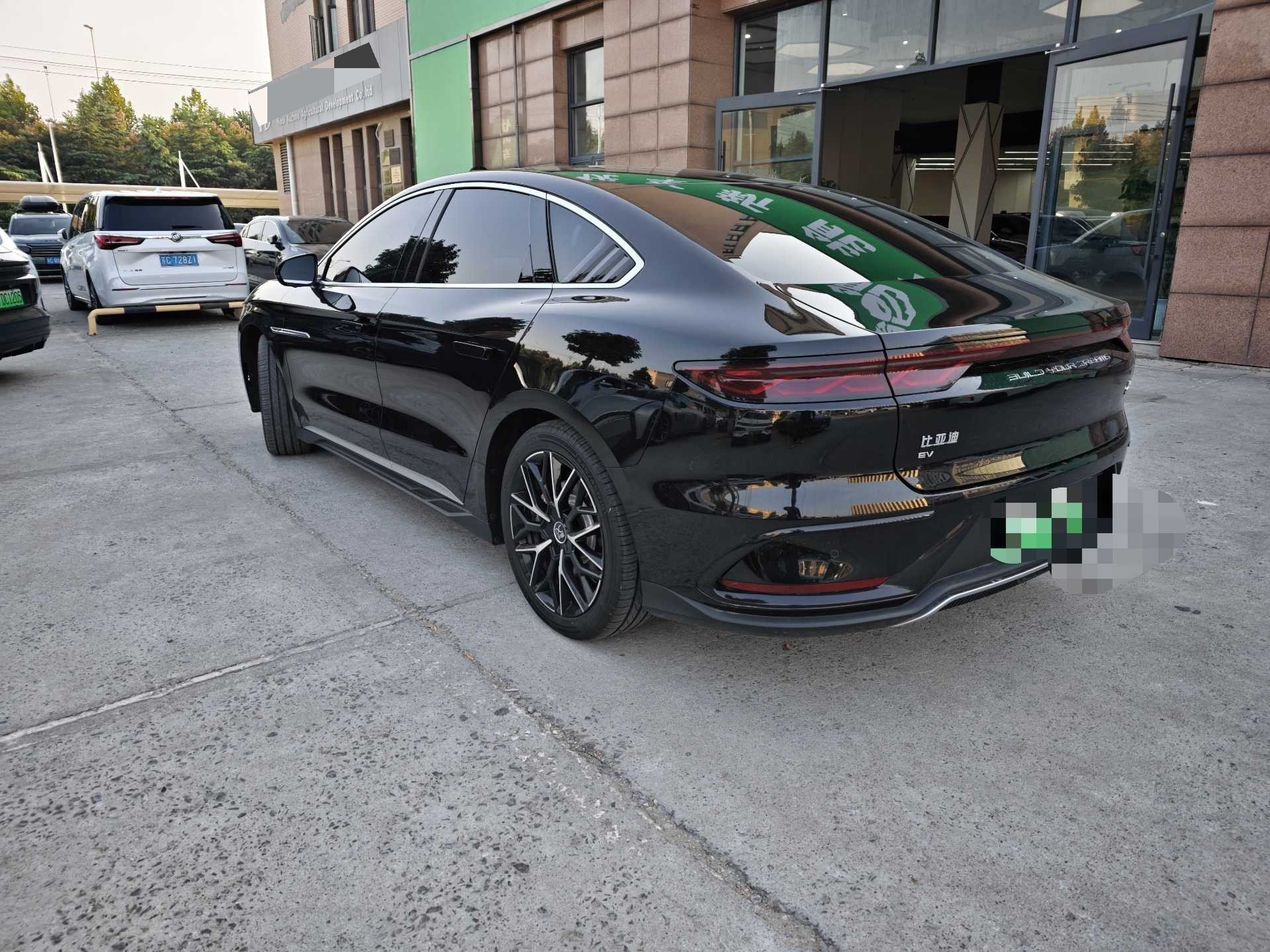 BYD Han 2025 car image #7