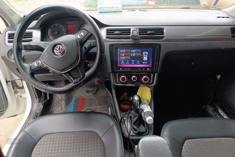 Volkswagen Santana 2017 car image #11