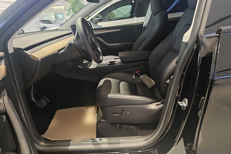 Tesla Model Y 2023 #15 Tesla Model Y 2023 car image #15