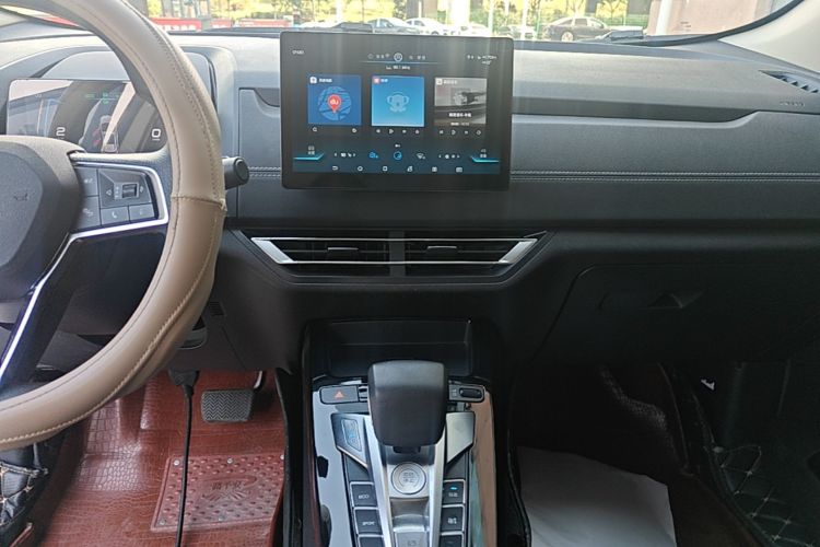 BYD Yuan New Energy 2020 #13 BYD Yuan New Energy 2020 изображение автомобиля #13