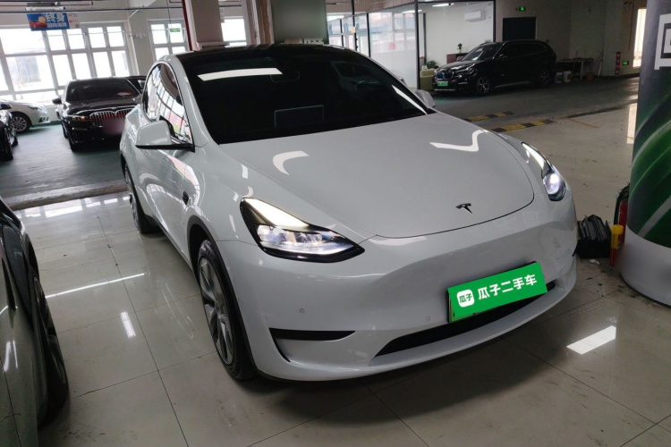 Tesla Model Y 2023 #4 Tesla Model Y 2023 car image #4