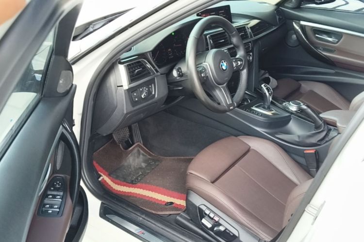 BMW 3 Series 2018 #16 BMW 3 Series 2018 car image #16