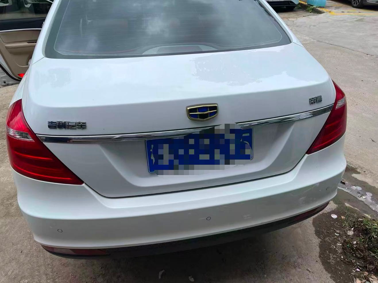GEELY Emgrand 2017 car image #2