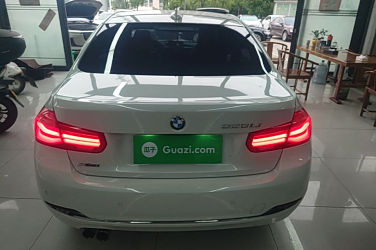 BMW 3 Series 2017 #6 BMW 3 Series 2017 car image #6