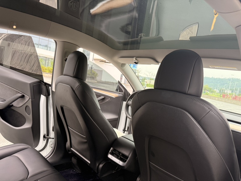 Tesla Model Y 2022 car image #5