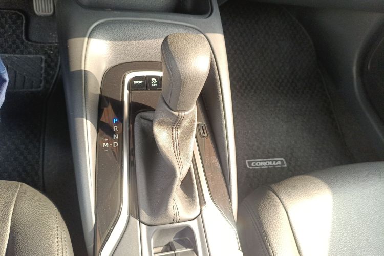 Toyota Corolla 2019 immagine di auto #14