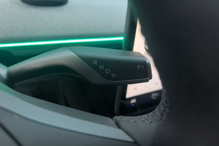 Tesla Model Y 2024 #14 Tesla Model Y 2024 car image #14