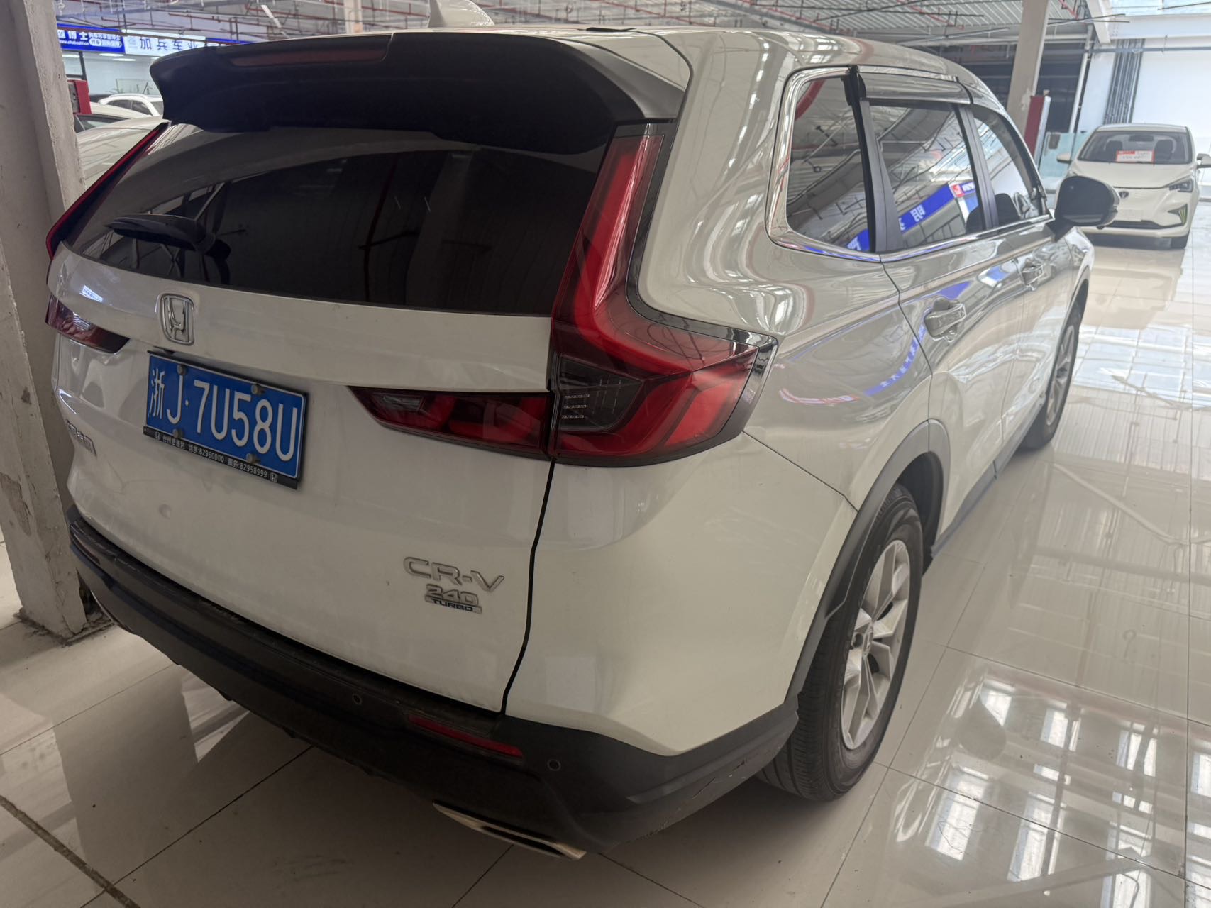Honda CR-V 2024 car image #2