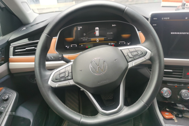 Volkswagen Bora 2023 car image #12