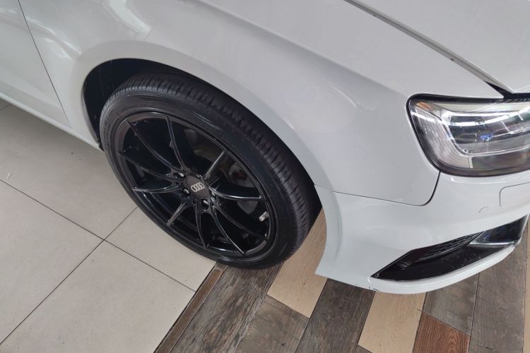 Audi A3 2019 car image #9