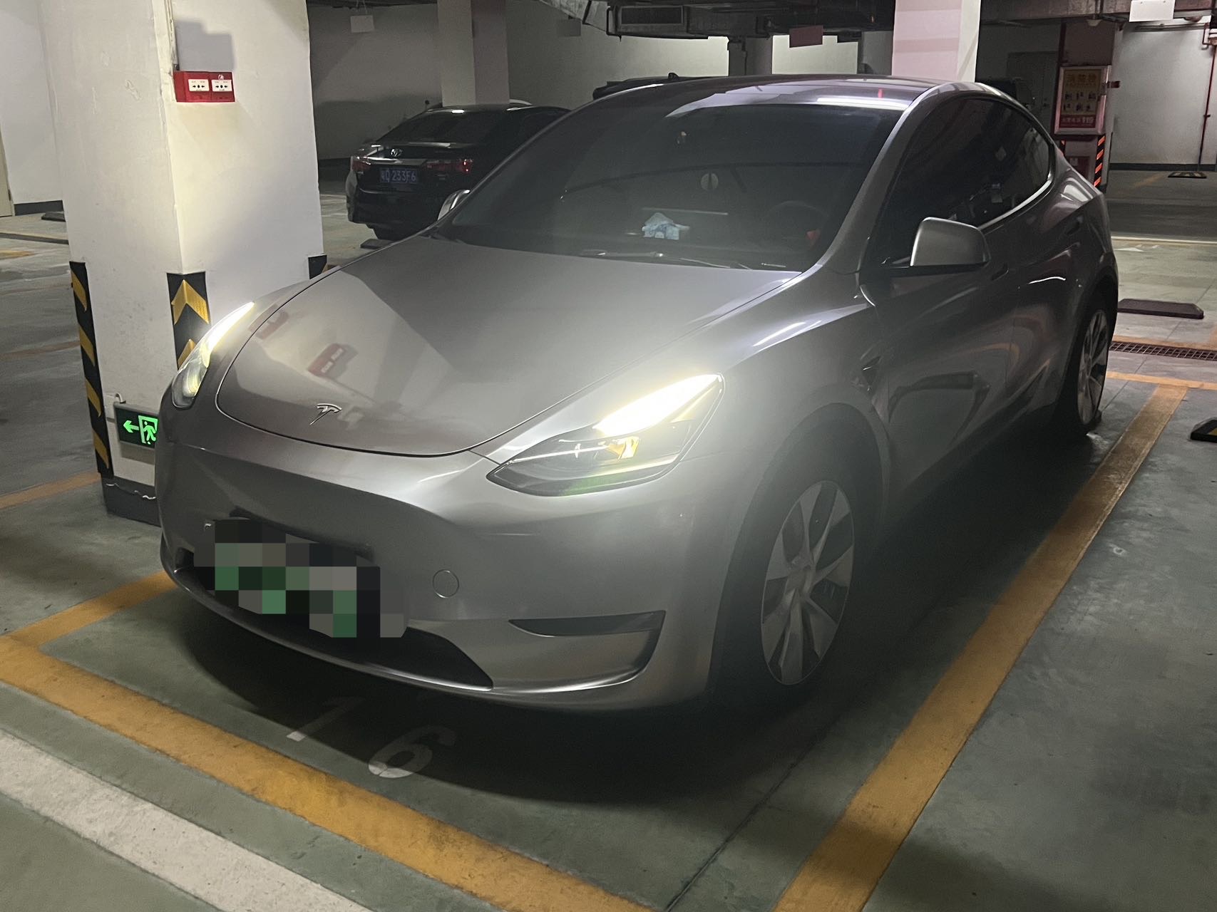Tesla Model Y 2021 Tesla Model Y 2021 car image