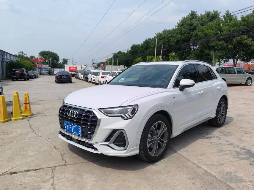Audi Q3 2022 Audi Q3 2022 car image