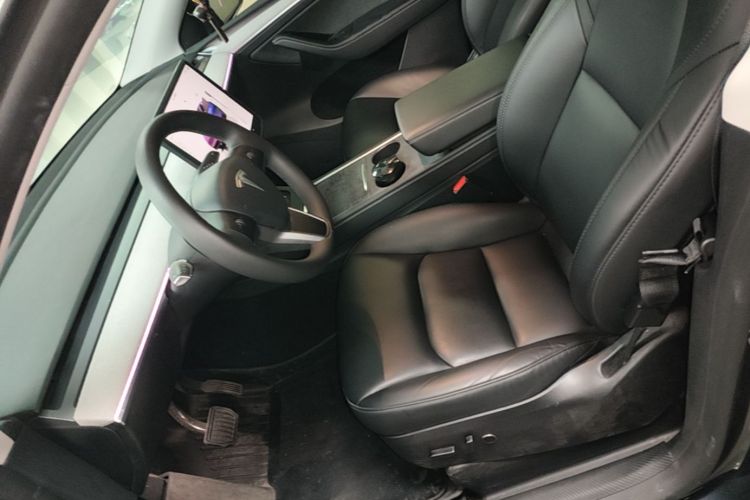 Tesla Model Y 2024 #15 Tesla Model Y 2024 car image #15