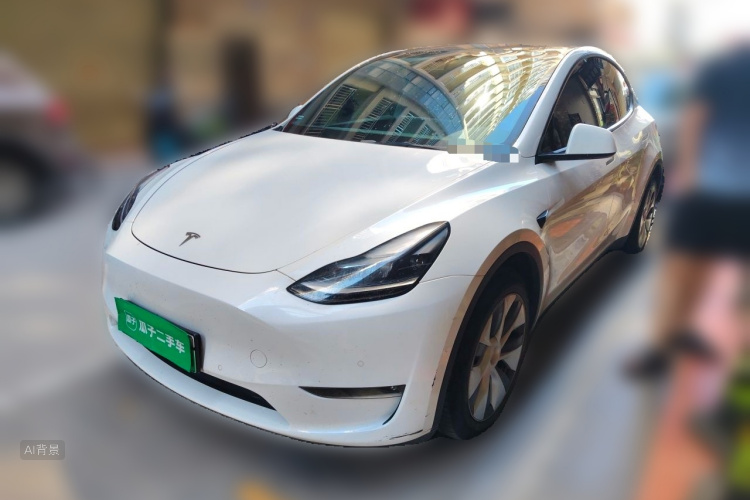 Tesla Model Y 2023 car image #2