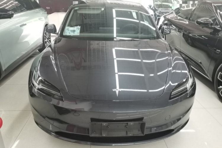 Tesla Model 3 2025 car image #3