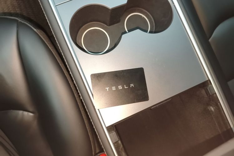 Tesla Model Y 2023 #9 Tesla Model Y 2023 car image #9