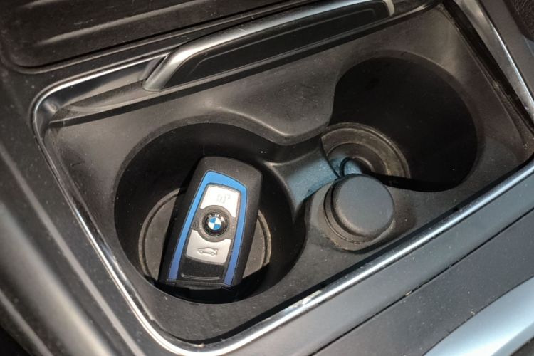 BMW 3 Series 2017 #9 BMW 3 Series 2017 car image #9