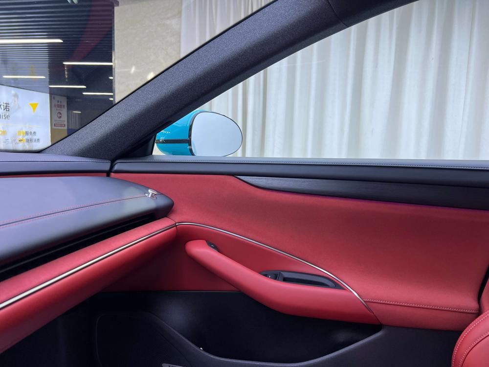 2025 #14 2025 imagen de coche #14
