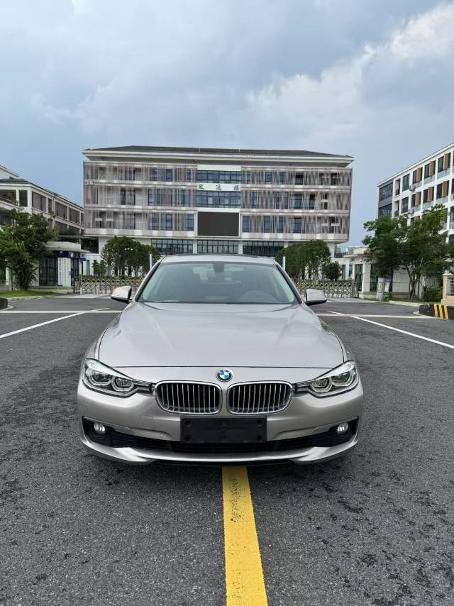 BMW 3 Series 2018 #2 BMW 3 Series 2018 car image #2