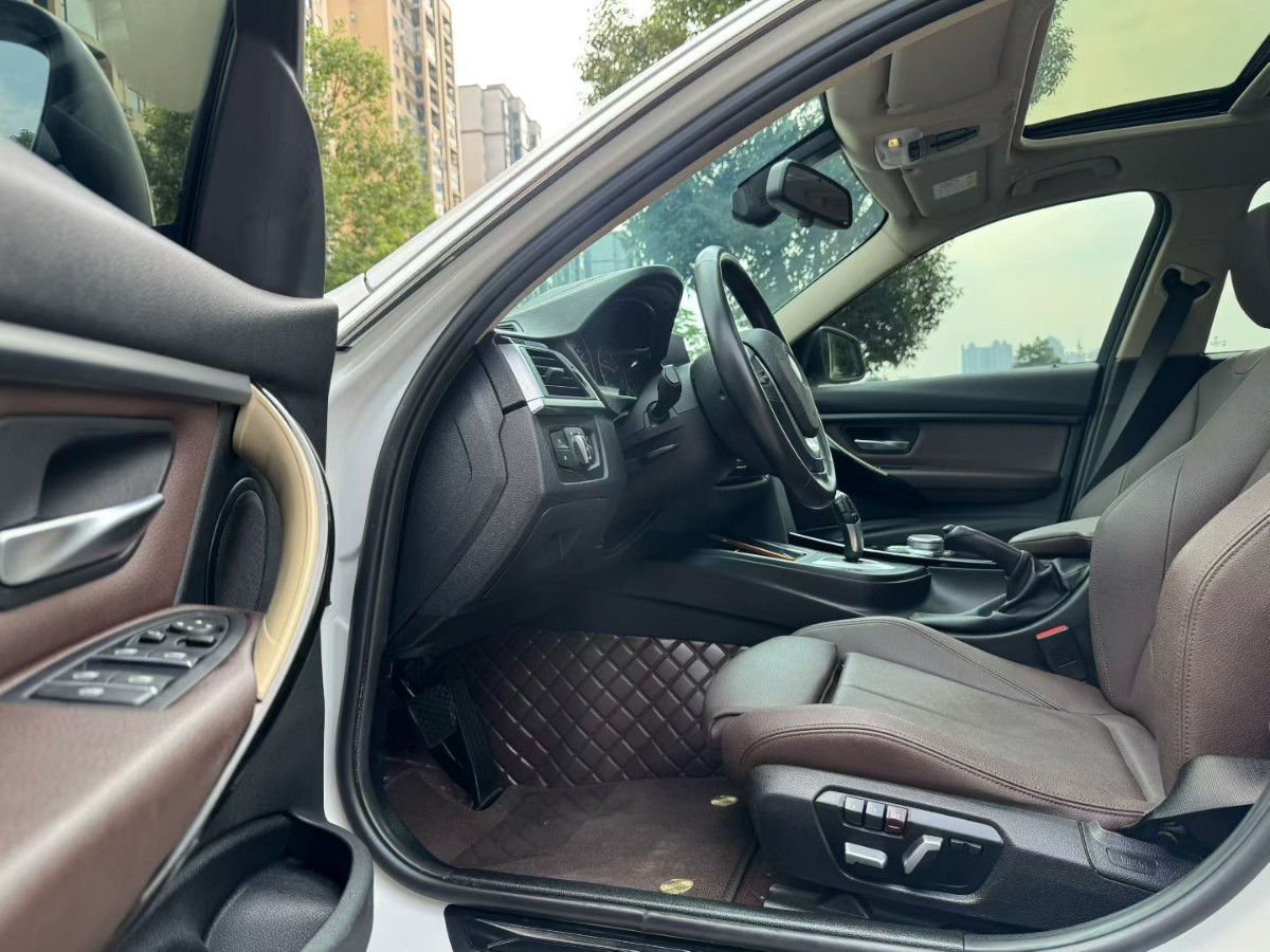BMW 3 Series 2019 #4 BMW 3 Series 2019 car image #4