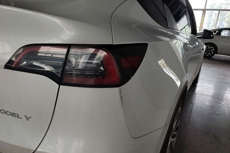 Tesla Model Y 2022 #8 Tesla Model Y 2022 car image #8