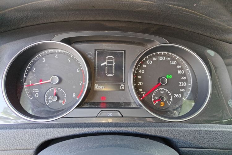 Volkswagen Golf 2019 car image #12