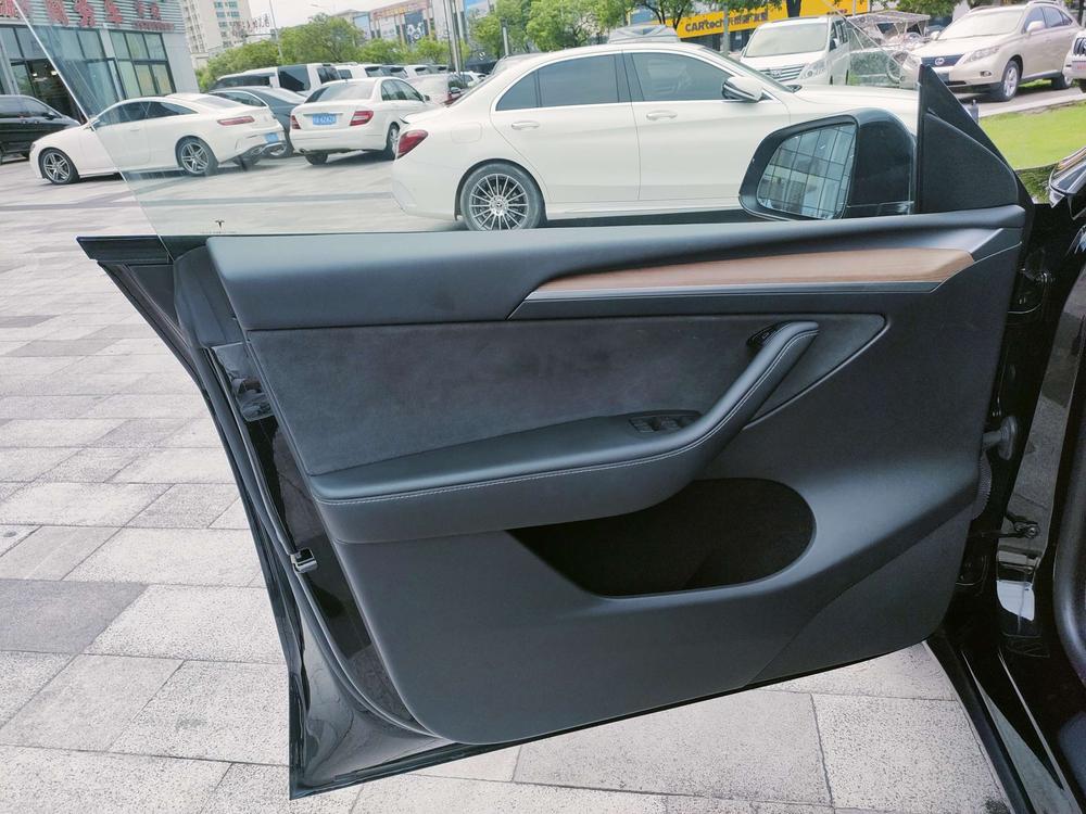 Tesla Model Y 2021 #28 Tesla Model Y 2021 car image #28
