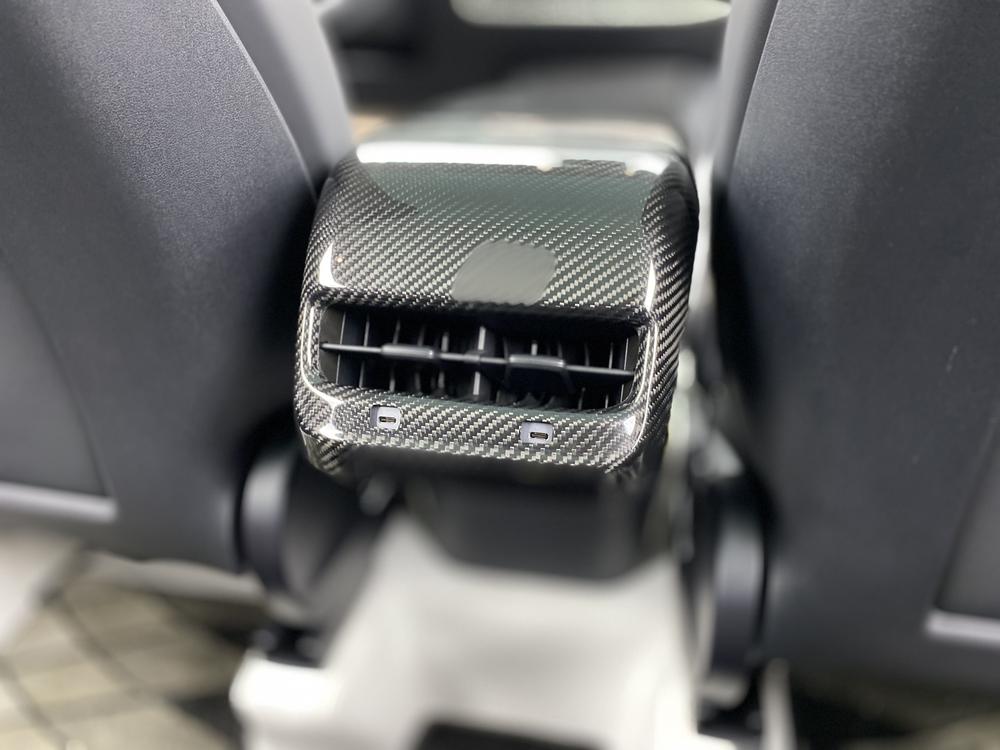 Tesla Model Y 2024 car image #26