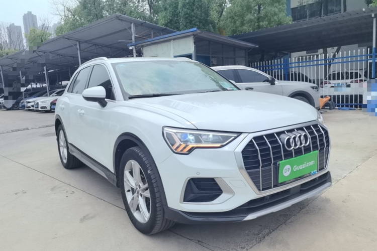 Audi Q3 2020 car image #6