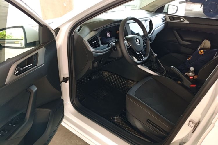 Volkswagen Polo 2023 car image #16