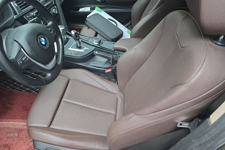 BMW 3 Series 2019 car image #17