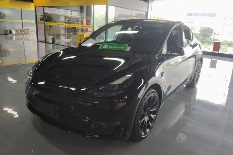 Tesla Model Y 2023 #2 Tesla Model Y 2023 car image #2