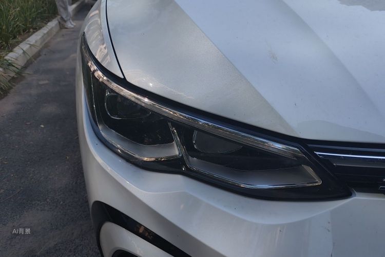 Volkswagen Golf 2024 car image #8
