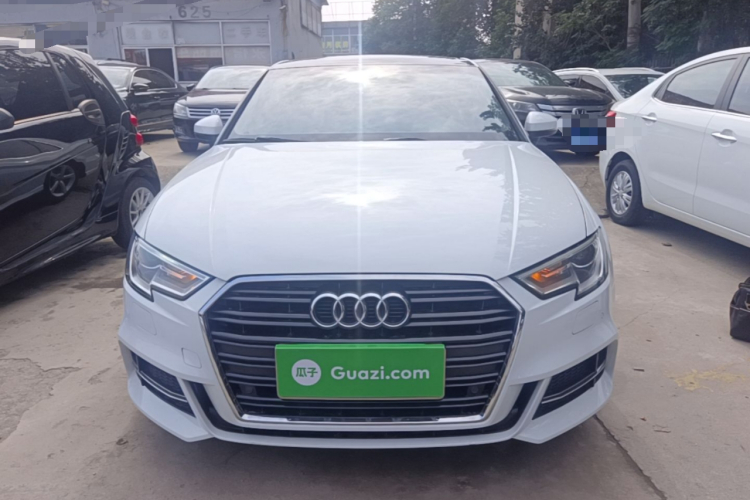 Audi A3 2017 car image #3