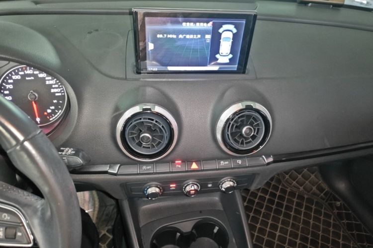 Audi A3 2017 car image #13