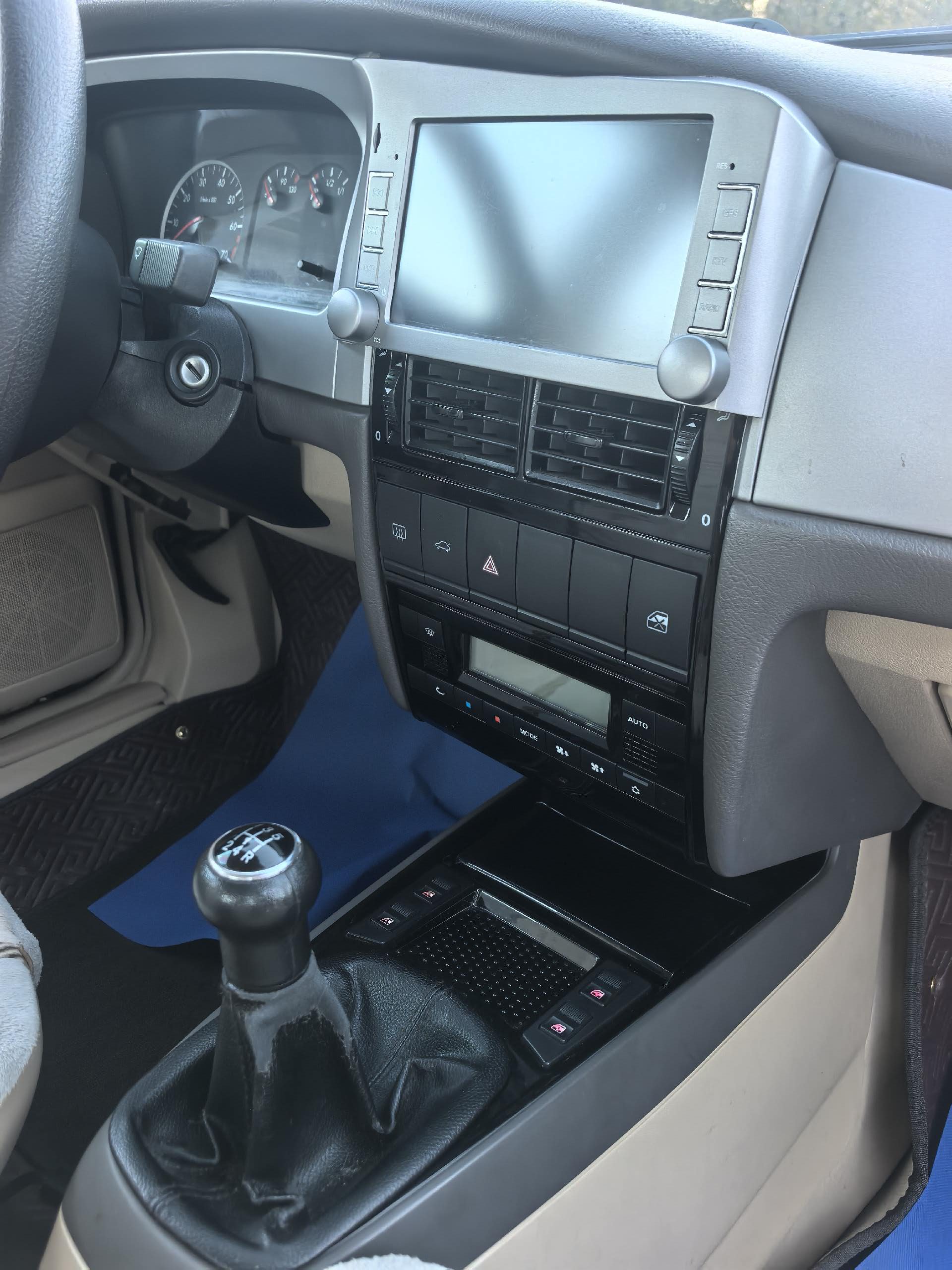 2011 immagine di auto #5