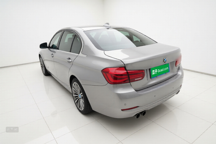 BMW 3 Series 2018 #5 BMW 3 Series 2018 car image #5