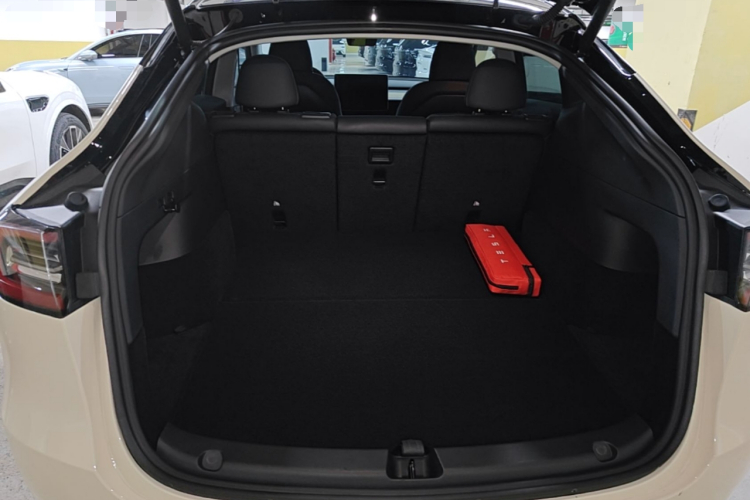 Tesla Model Y 2023 #19 Tesla Model Y 2023 car image #19