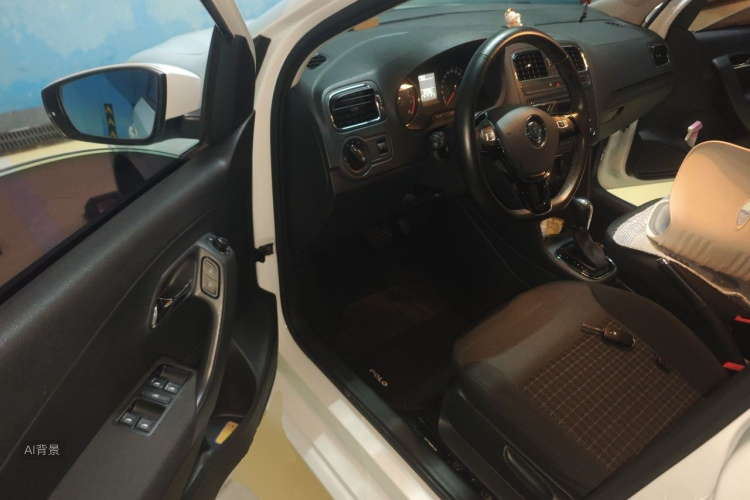 Volkswagen Polo 2018 car image #18