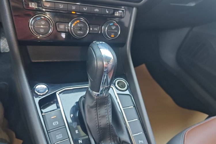 Volkswagen Lavida 2018 car image #14