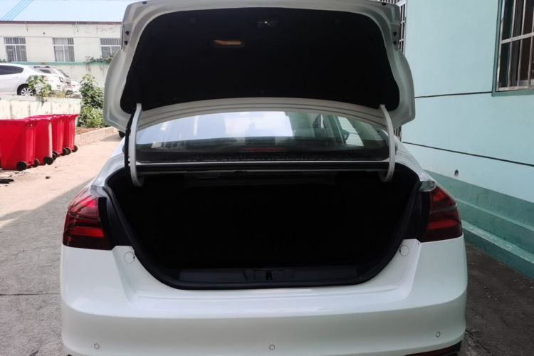GEELY Emgrand 2018 car image #19