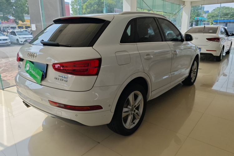 Audi Q3 2016 car image #5