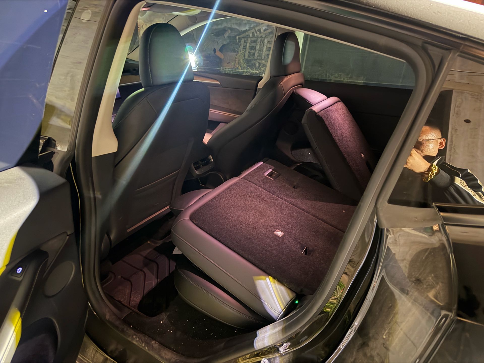 Tesla Model Y 2023 #4 Tesla Model Y 2023 car image #4
