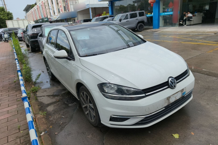 Volkswagen Golf 2020 #4 Volkswagen Golf 2020 car image #4