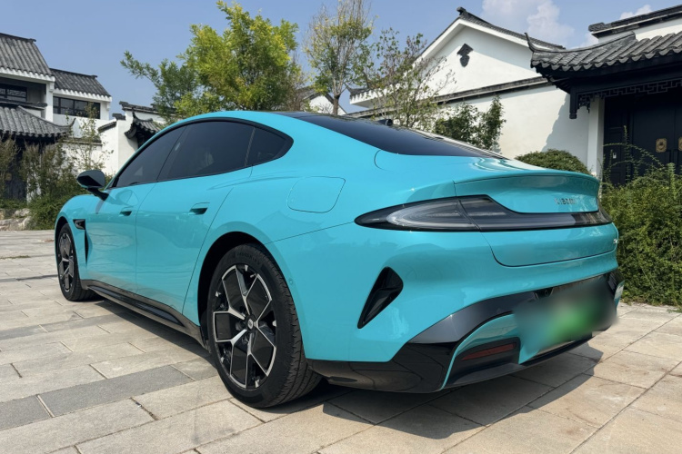 MI SU7 2025 immagine di auto #14