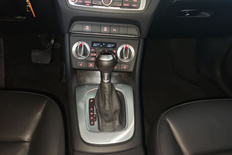 Audi Q3 2015 #14 Audi Q3 2015 car image #14