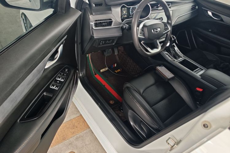GEELY Emgrand 2021 car image #16