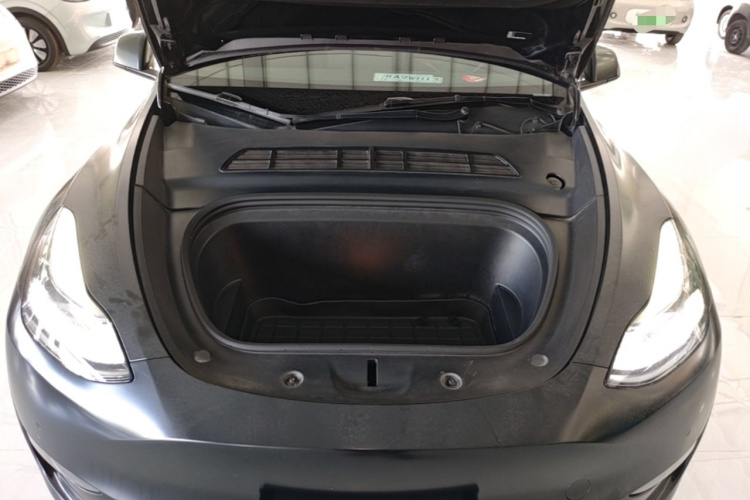 Tesla Model Y 2021 #20 Tesla Model Y 2021 car image #20